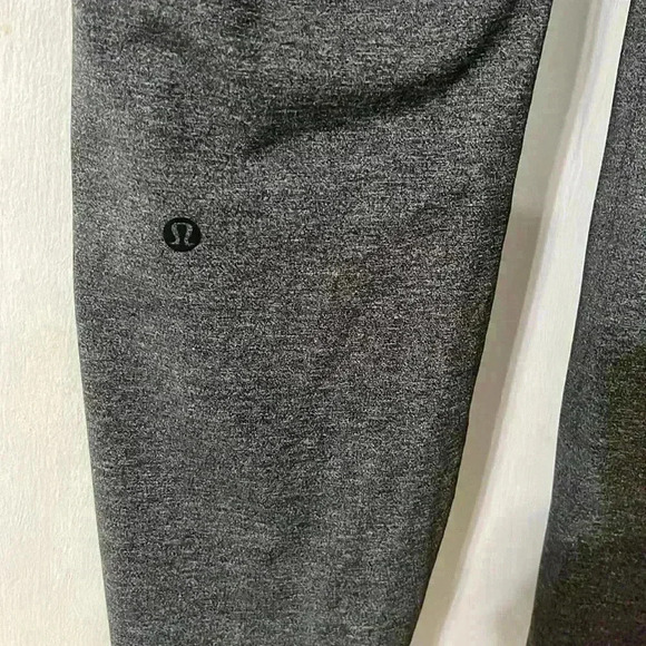 Lululemon On The Fly Mid-Rise Pant in Heathered gray - Picture 5 of 9